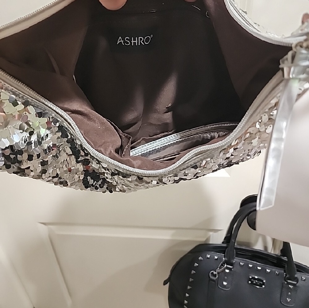 NWT Ashro Silver Sequin Shoulder Bag ✨ - Picture 4 of 4